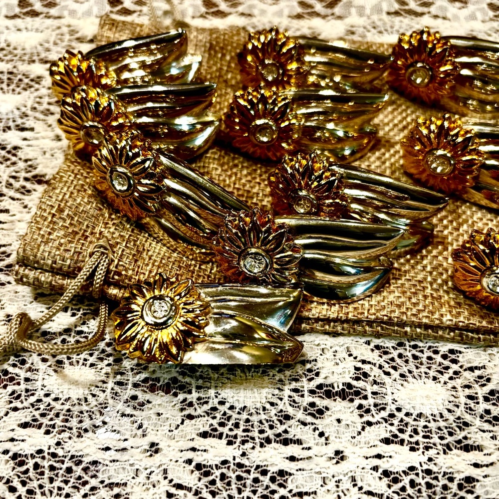 11 Piece Sunflower Knife Rests Gold and Silver with a rhinestone in the middle